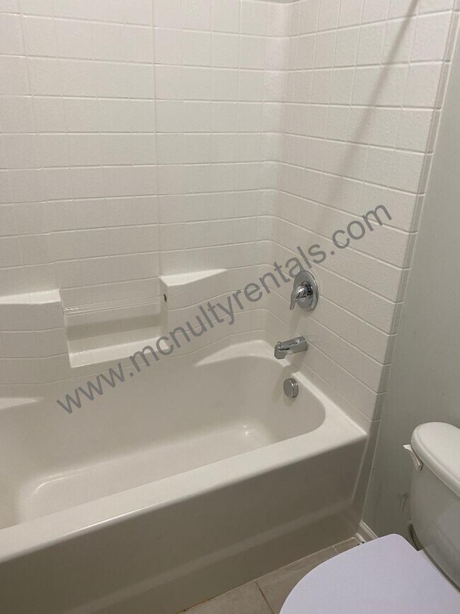 Building Photo - 4221 Courtly Ln