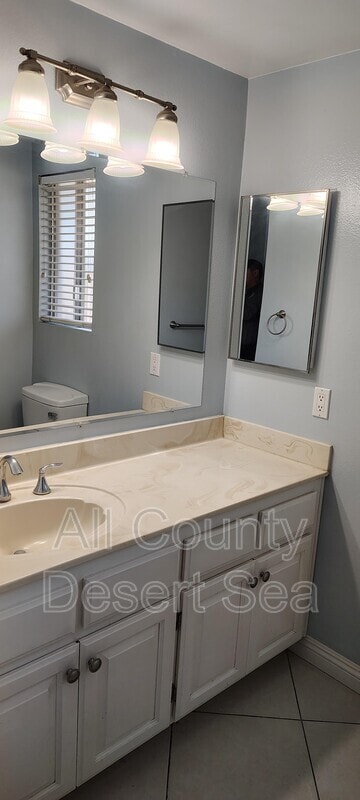 Building Photo - 2525 N Bourbon St