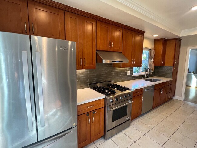 Building Photo - 2975 Fahrner Ct