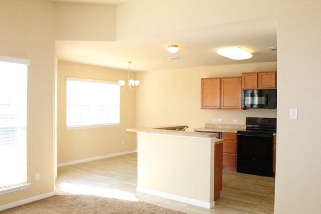 Building Photo - 1104 Jamestown Dr