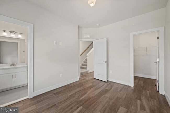 Building Photo - 148 Stowe Dr
