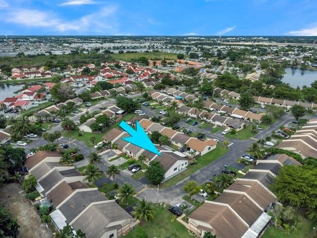 Building Photo - 1499 Yellowthroat St