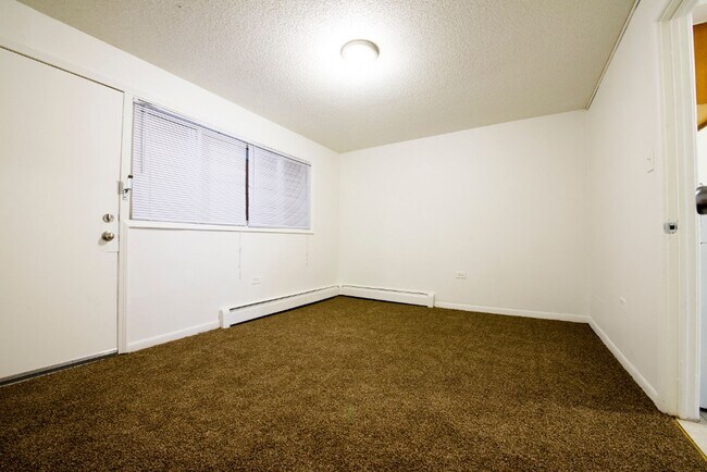 Building Photo - 7916 S Drexel Ave Chicago, IL 60619