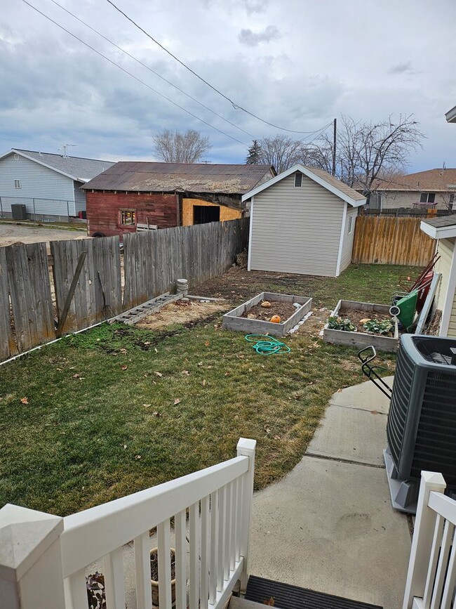 Building Photo - 837 W 30 S St