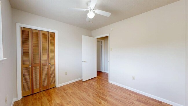 Building Photo - 302 Laurel St