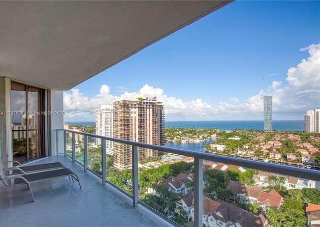 Building Photo - 19500 Turnberry Way