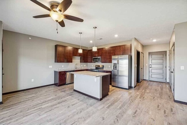 Building Photo - North Pointe Villas