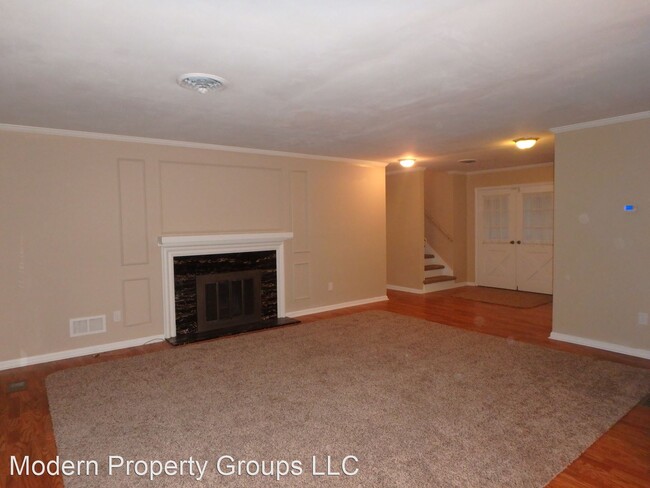 Building Photo - 4 br, 3.5 bath House - 3306 Martha Dr