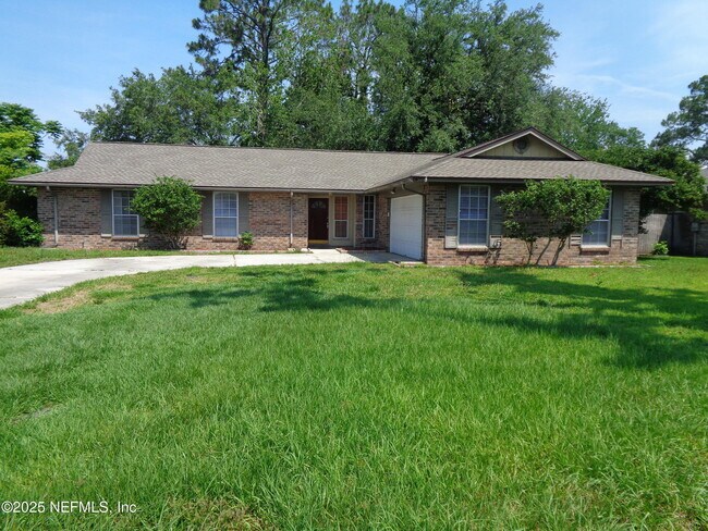 Primary Photo - 812 Maplewood Ln