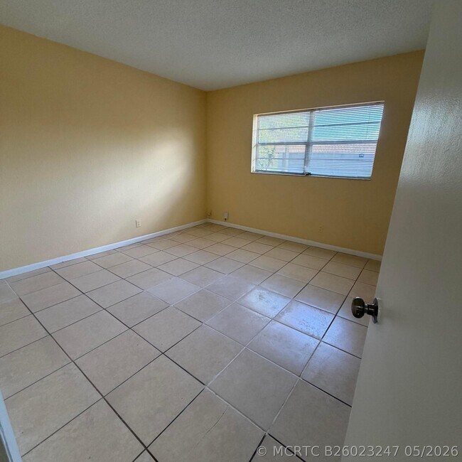 Building Photo - 4700 NW 9th Ct