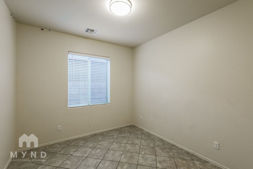 Building Photo - 2763 W Checkerspot Dr