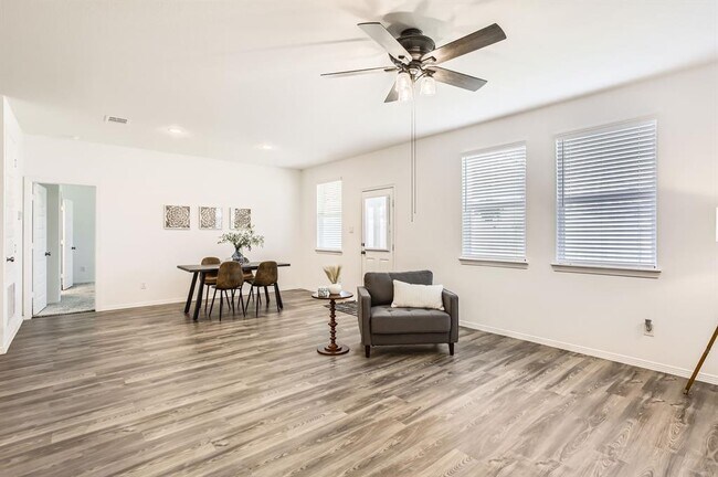 Building Photo - 25617 Microstar Wy