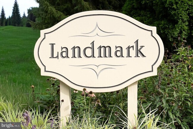 Building Photo - 15 Landmark Dr