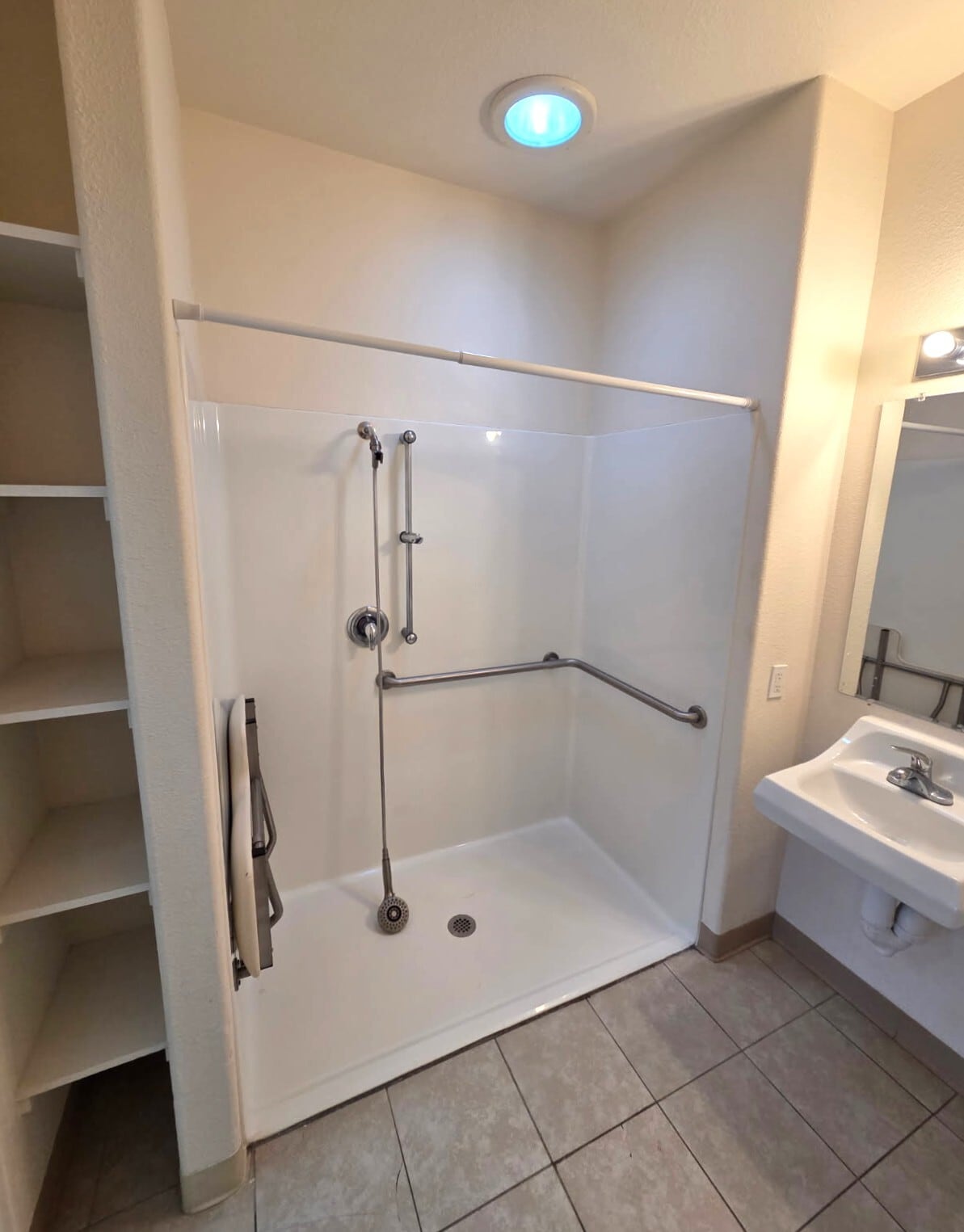 Building Photo - 1151 Belford Ave