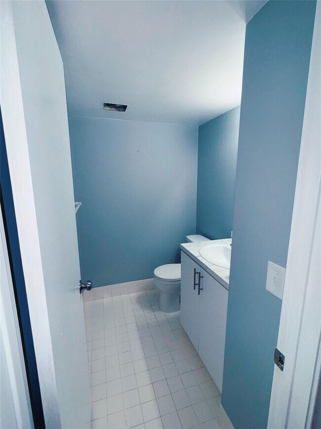 Building Photo - 13250 SW 4th Ct