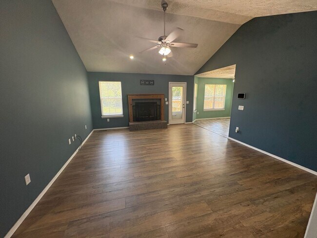 Building Photo - 5118 N Graybrooke Dr