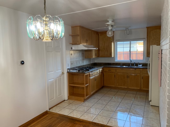 Building Photo - 315 N Abbott Ave