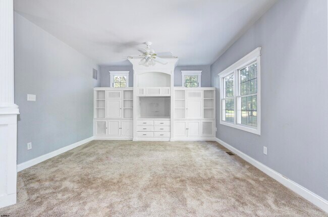 Building Photo - 113 Lighthouse Ln