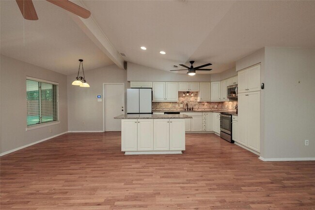 Building Photo - 624 Cimarron Trail