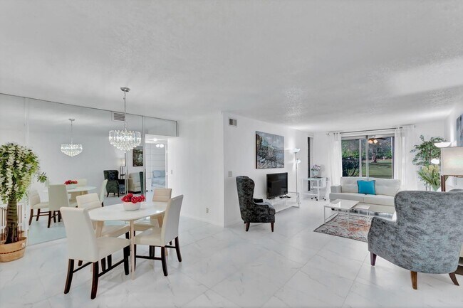 Building Photo - 7844 La Mirada Dr