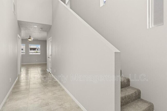 Building Photo - 5643 Linq Place Northeast