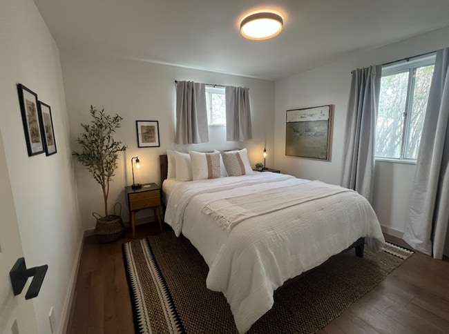 Building Photo - Fully Furnished 3BR | Renovated | All Utilities Included | Ideal for 30+ Day Stays