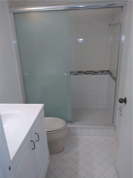 Building Photo - 3437 NW 44th St