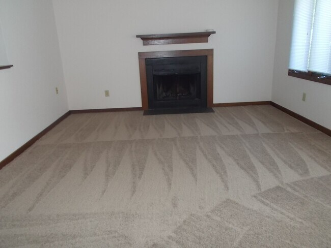 Building Photo - 1533 College Way
