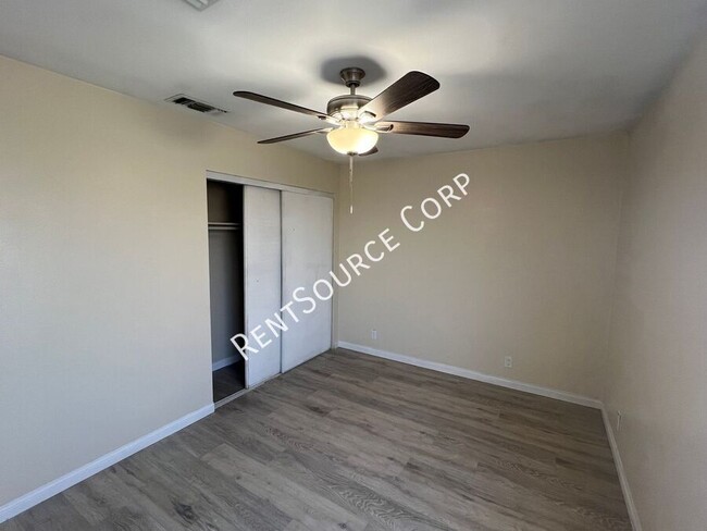 Building Photo - 440 Lillian Dr