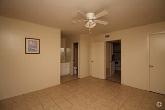 Building Photo - 612-620 E Hibiscus Ave