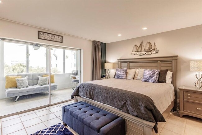 Building Photo - 1255 E Peppertree Dr