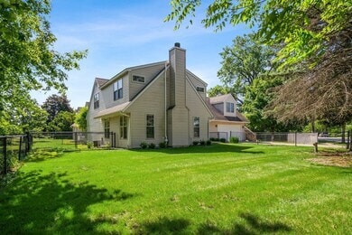 Fenced in front yard - 313 West St