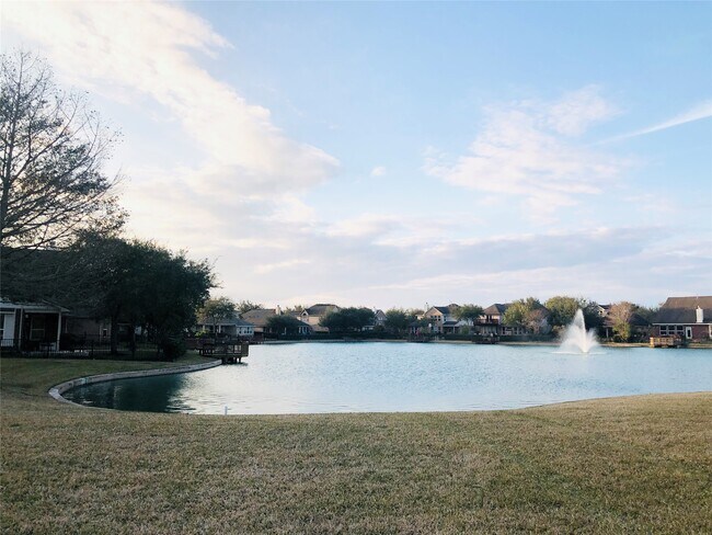 Building Photo - 5743 Horseshoe Falls