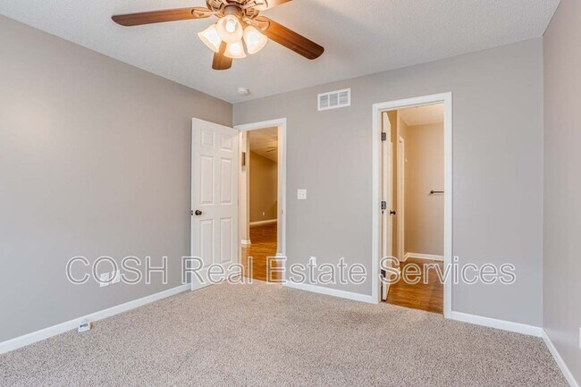Building Photo - 1054 E Karla Ct