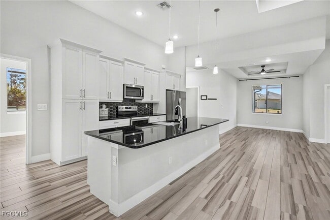 Building Photo - 239 SE 11th Terrace