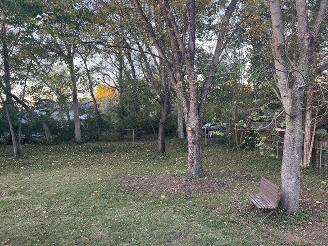 Building Photo - 665 Dutchmans Dr