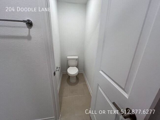 Building Photo - 204 Doodle Ln