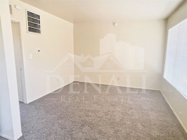 Building Photo - 1211 W Apache Trail