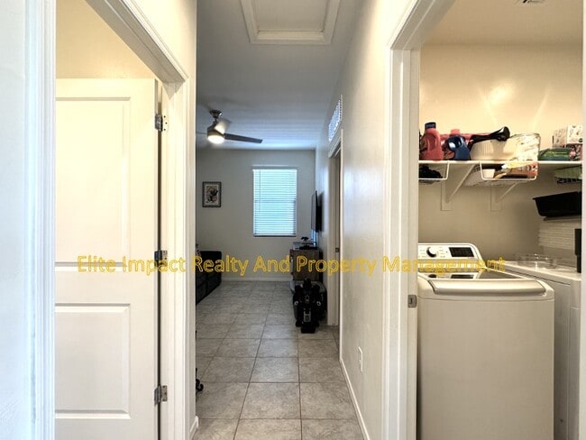 Building Photo - 7140 S Via Gaucho Viejo