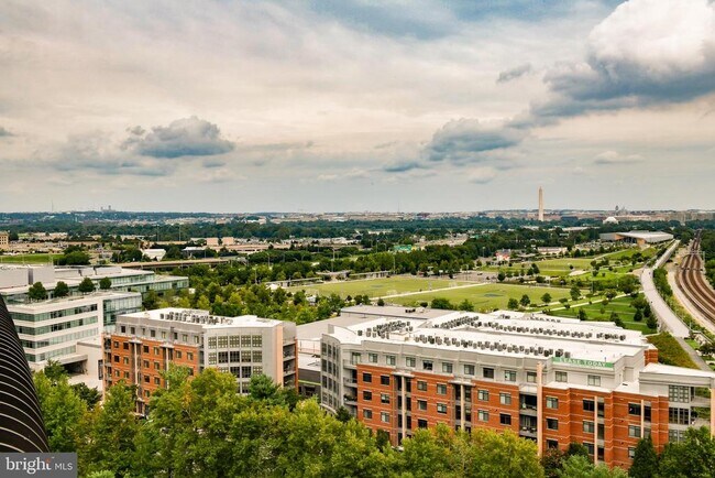 Building Photo - 1200 Crystal Dr