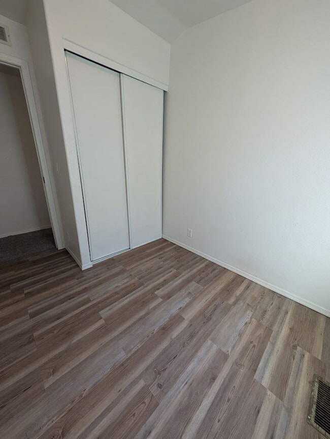 Building Photo - Nice Peck House on a Quiet Lot