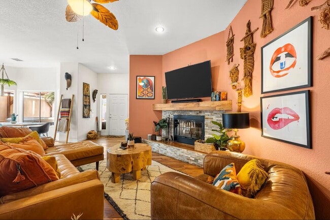 Building Photo - 53180 Avenida Mendoza