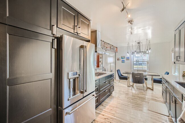 Building Photo - Updated 3BD/ 2BA home in Denver, CO! Available January 1st