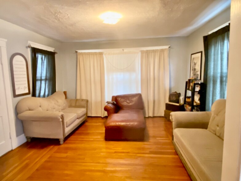 Building Photo - 52 Dunnell Ave