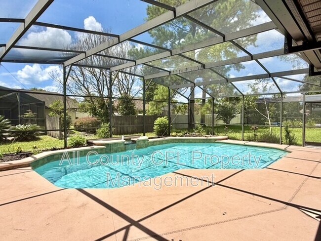 Building Photo - 553 Walnut Grove Pl