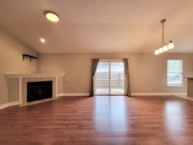 Building Photo - 3 bedroom house for rent in NE Tallahassee...
