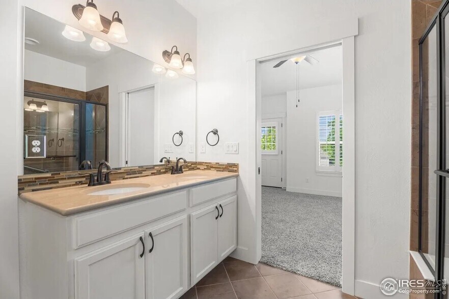 Building Photo - 5020 Cinquefoil Ln