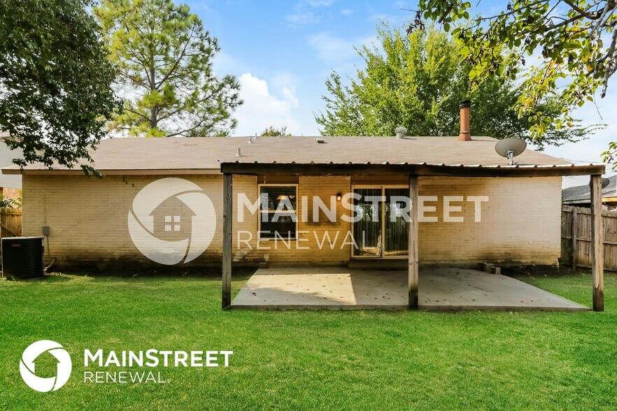 Building Photo - 817 Sandalwood Ln