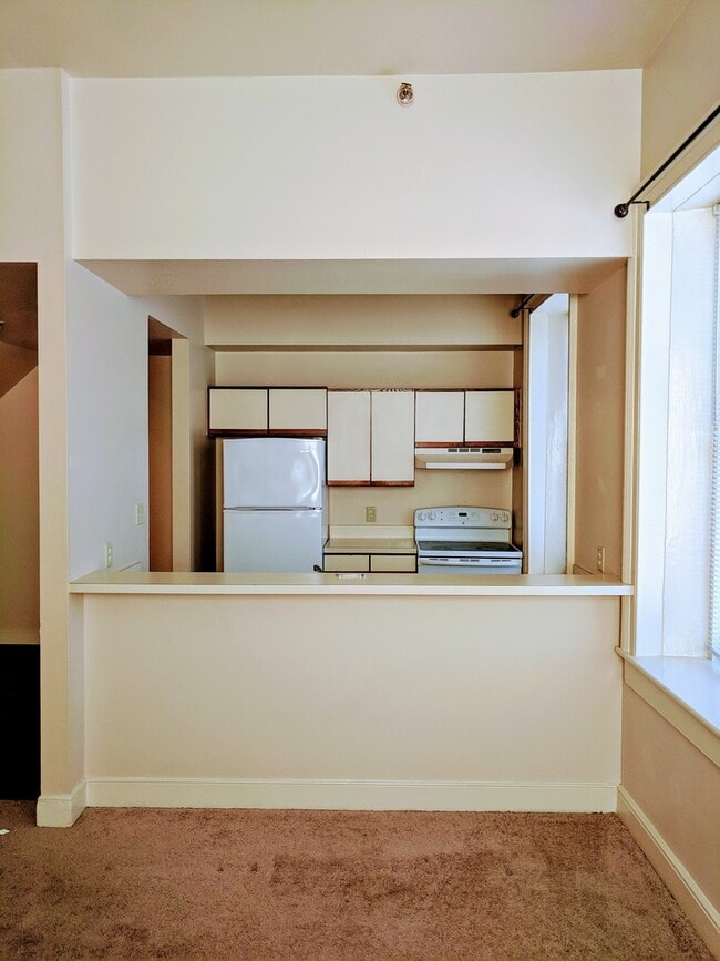 Building Photo - 1731 E Main St