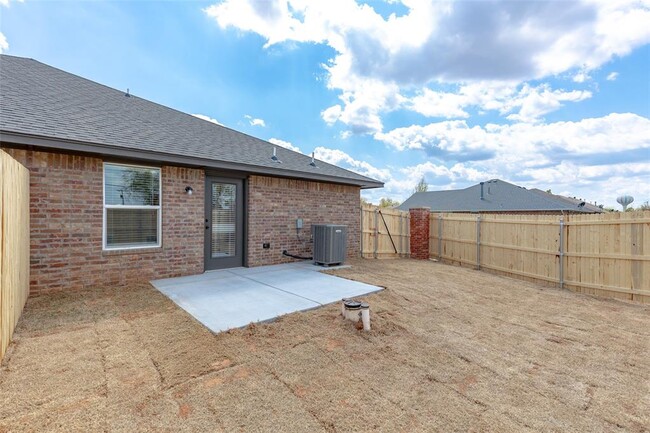 Building Photo - 2343 SW 90th Pl